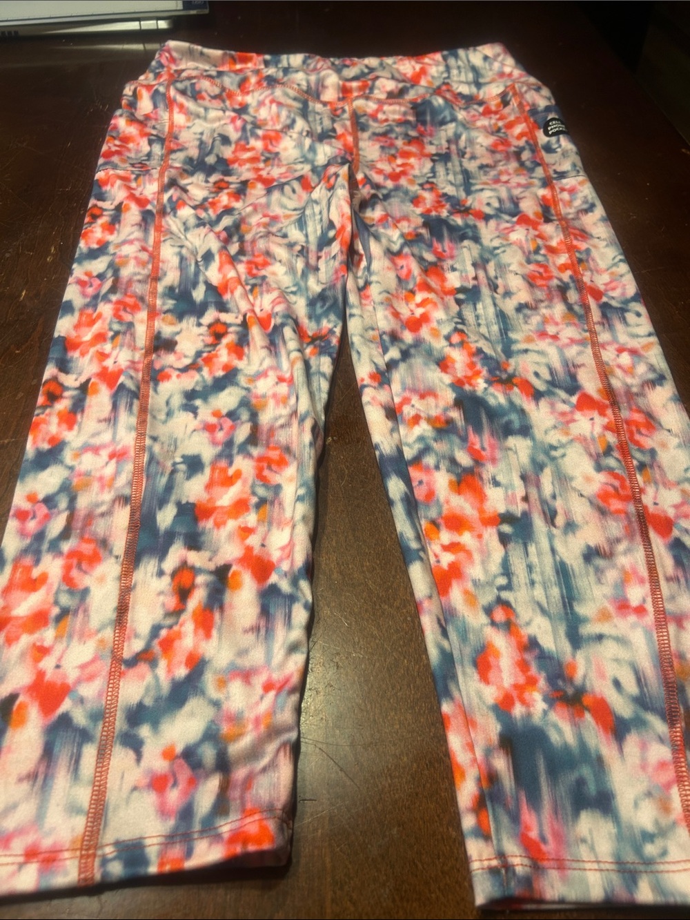 Floral-Print Ankle Capri Jeans in Pink & Blue